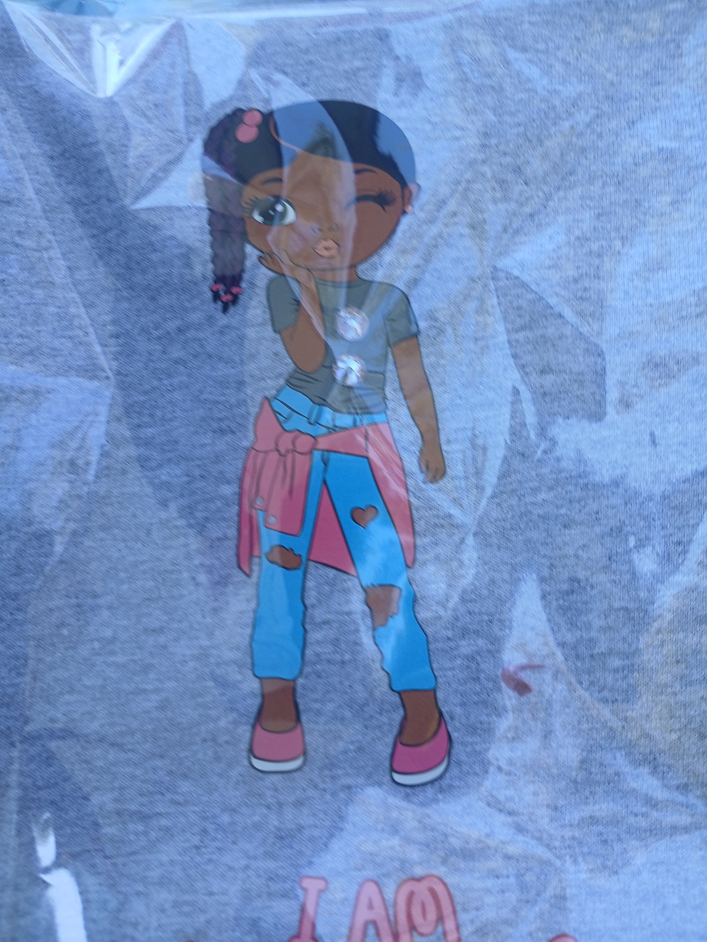 Tee Shirt Girl wirh one eye open