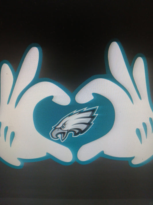 Eagle in Whit gloves